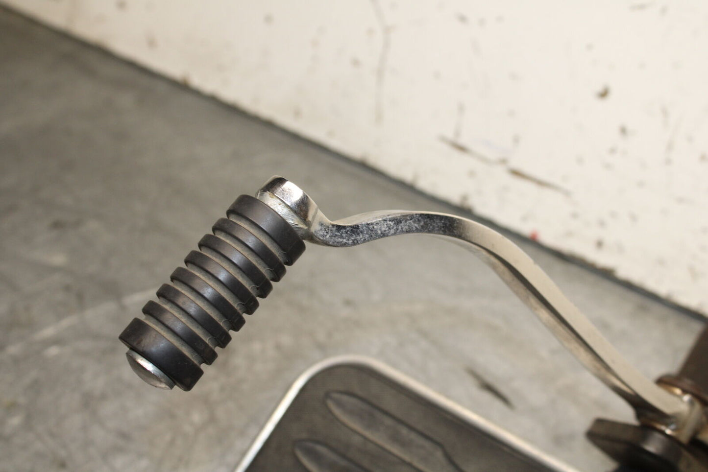 99-00 YAMAHA V STAR 1100 LEFT FRONT FOOT REST PEG STEP BB711