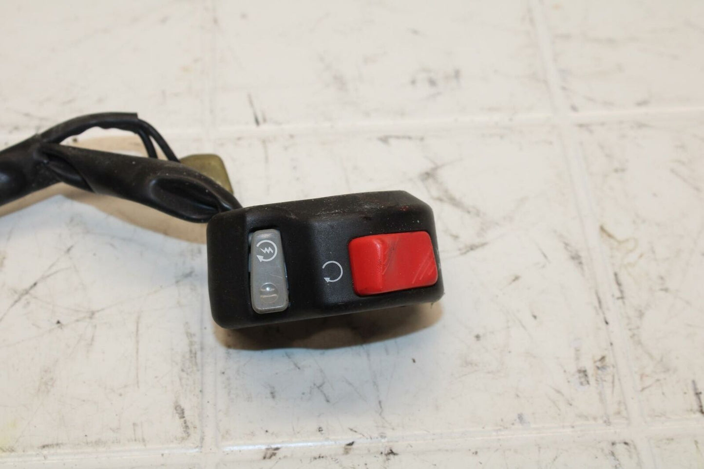 07 YAMAHA YZF R6 RIGHT CLIP ON HANDLE KILL OFF START SWITCH SWITCHES BB284 B