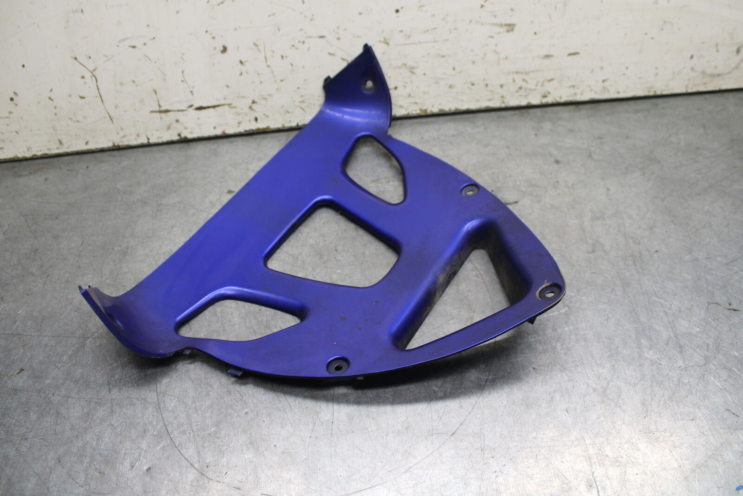96-07 YAMAHA YZF600R FRONT LOWER INNER EXHAUST V FAIRING COWL GUARD BB746