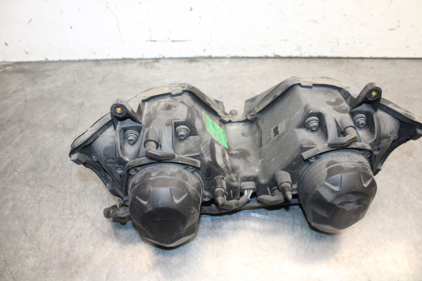 07-08 TRIUMPH DAYTONA 675 FRONT HEADLIGHT HEAD LIGHT LAMP BB685