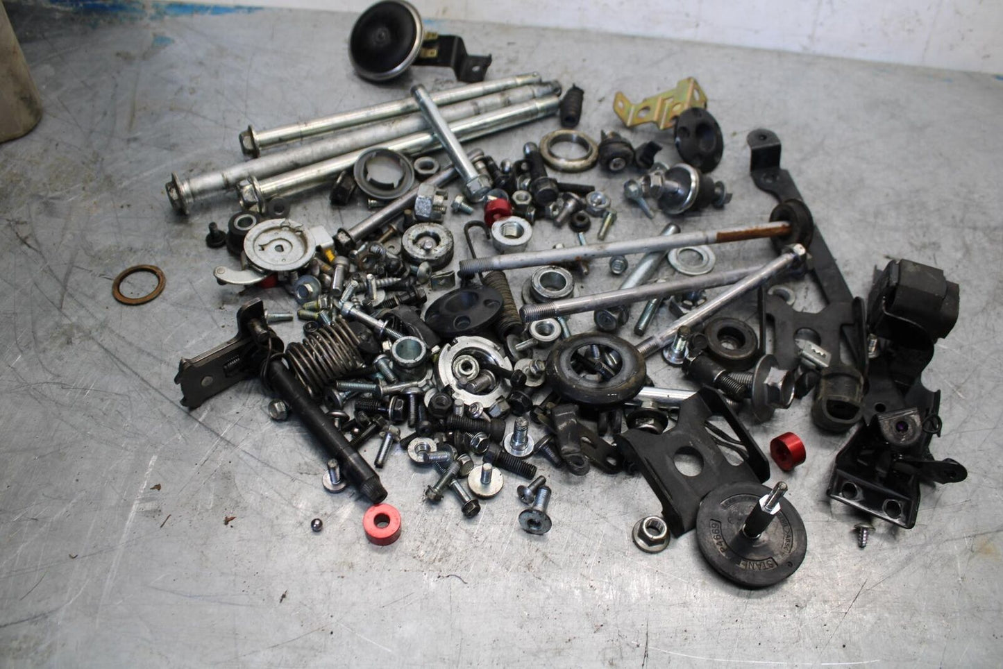 13-17 KAWASAKI NINJA 300 ENGINE MOUNTING BOLTS RANDOM HARDWARE SCREWS BB429