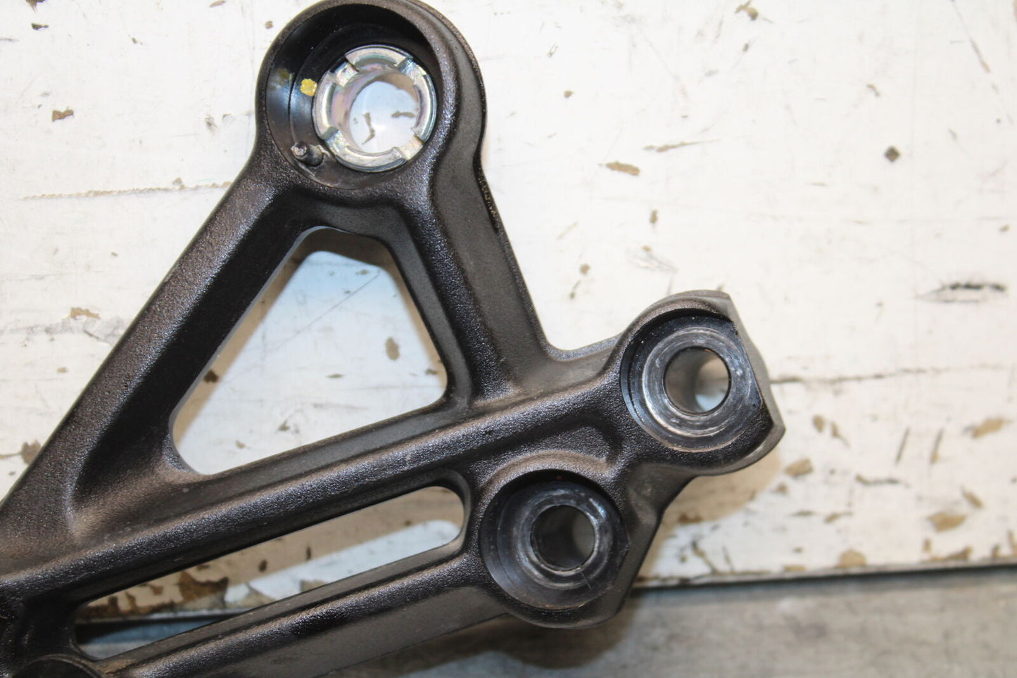 17-24 KTM 390 DUKE RIGHT REARSET REAR SET DRIVER FOOT PEG BRACKET MOUNT BB734