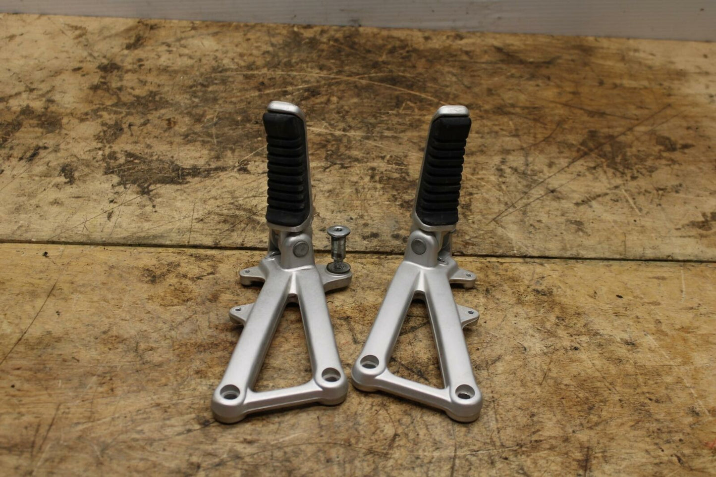 04-07 DUCATI ST3 FRONT FOOT RESTS PEGS STEPS SET PAIR BB347