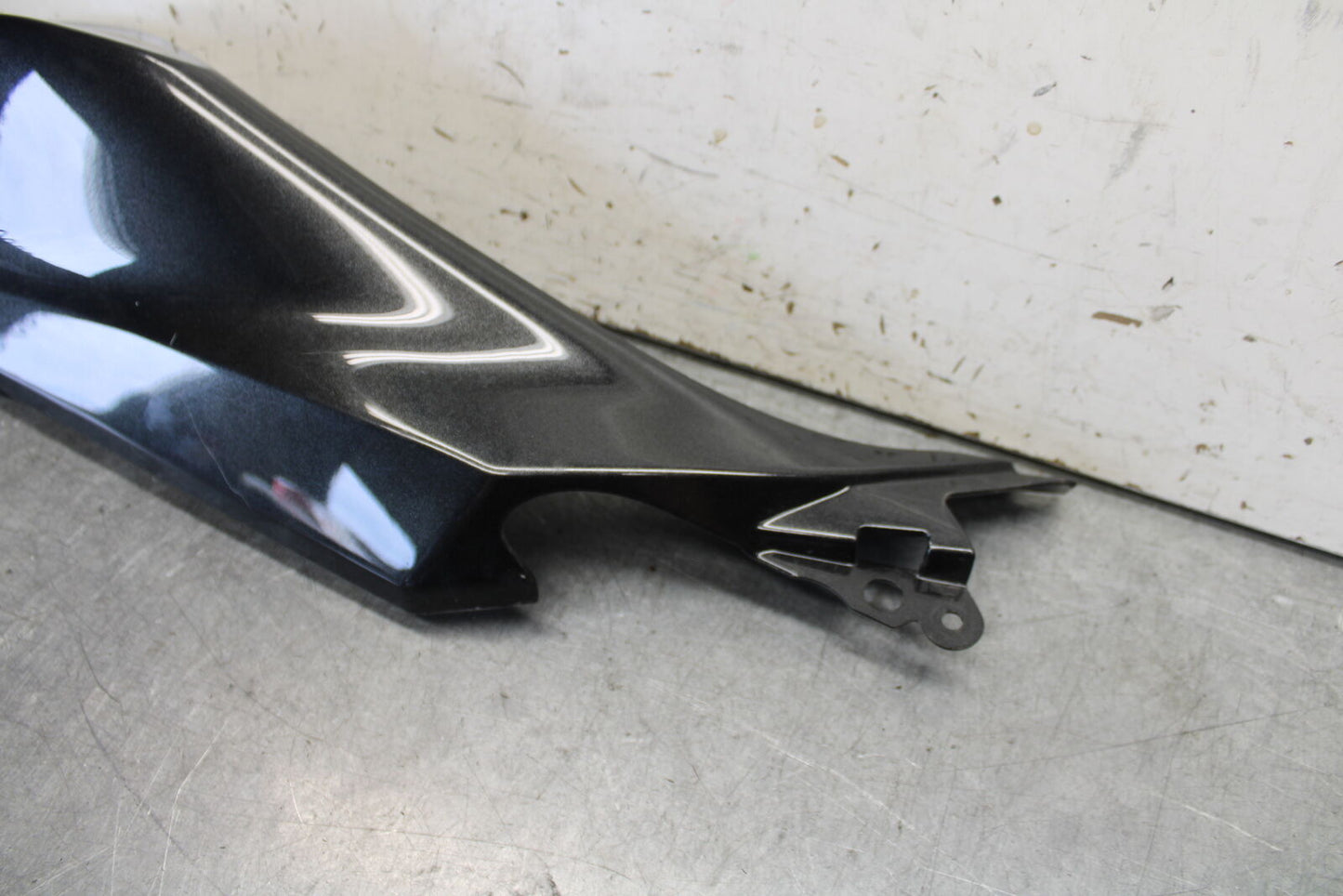 18-23 KAWASAKI NINJA 400 RIGHT REAR BACK TAIL FAIRING COWL SHROUD BB679