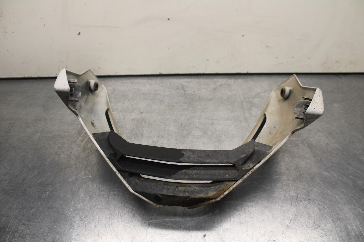 2016 BMW S1000R ABS FRONT CENTER COWL FAIRING BB604
