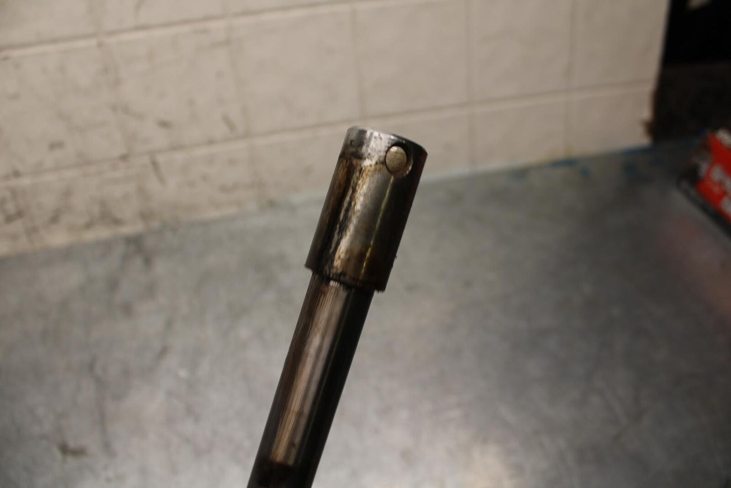 1977 Yamaha XS750 REAR AXLE BACK WHEEL RIM PIVOT BOLT AXEL 1J7-25381-00-00 BB554