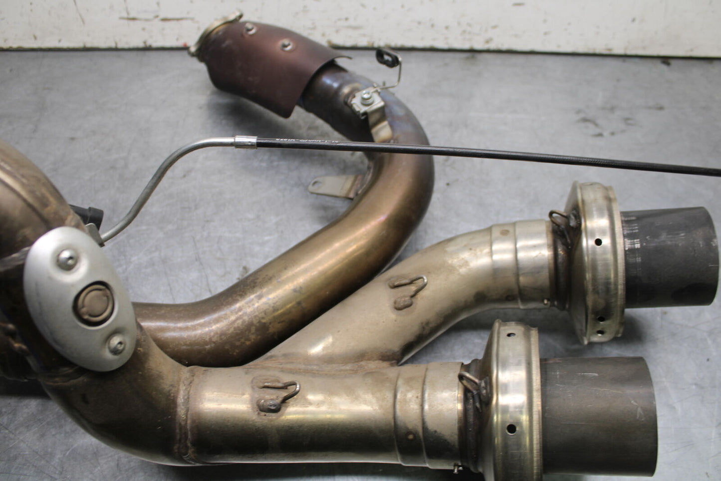 09-11 DUCATI STREETFIGHTER 1098 FULL EXHAUST SYSTEM HEADERS PIPE MUFFLER BB705