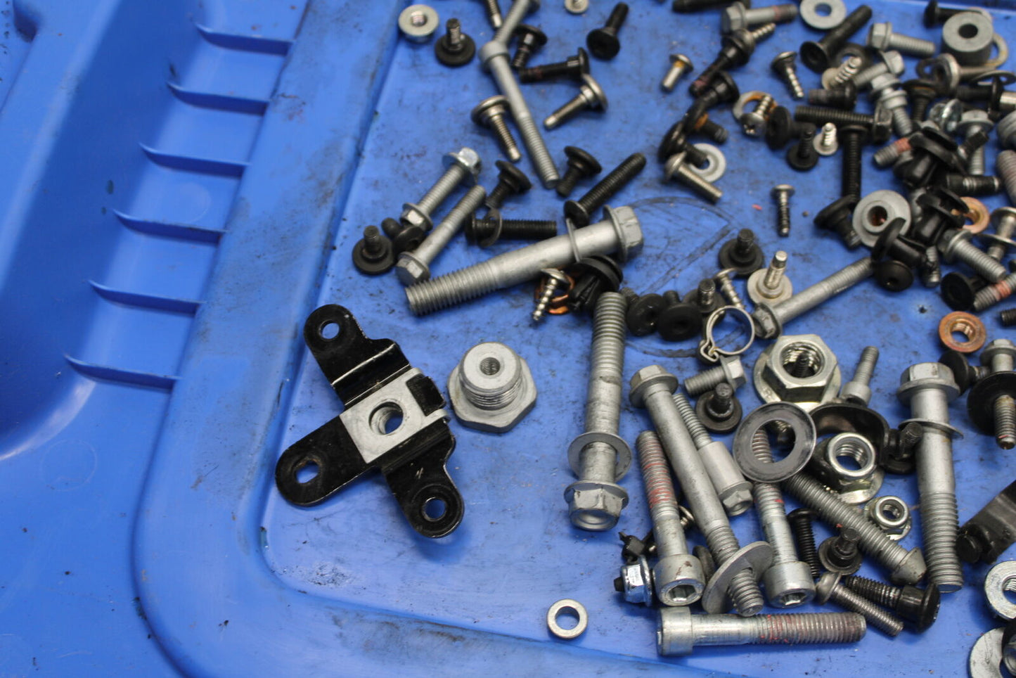 21-24 APRILIA TUONO 660 FACTORY MOUNTING BOLTS HARDWARE MOTOR SCREWS BB733