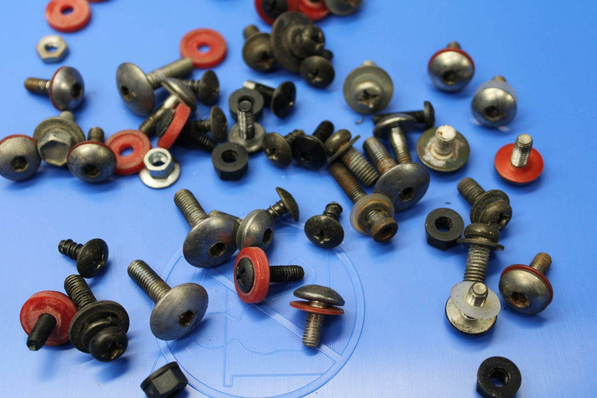 91-93 YAMAHA FZR1000 FAIRING COWL BOLTS SCREWS ASSORTMENT BB339