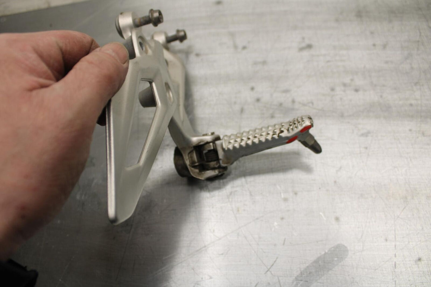 17-20 BMW S1000R RIGHT REARSET REAR SET DRIVER FOOT PEG REST STOP BB488