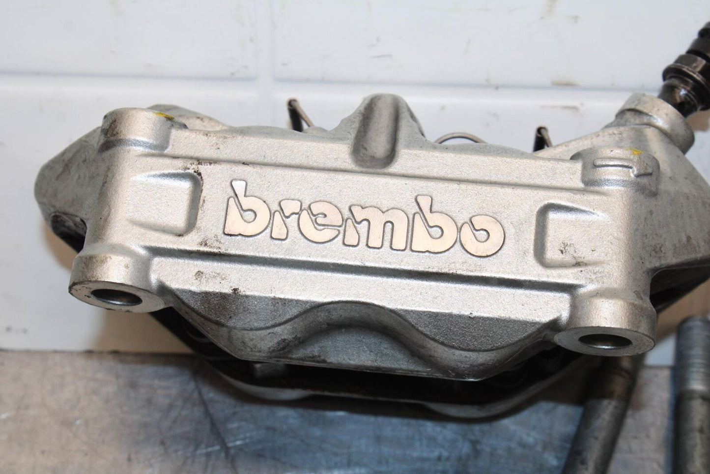 07-11 KTM 990 SUPER DUKE RIGHT LEFT FRONT BRAKE CALIPER SET PAIR CALIPERS BB578