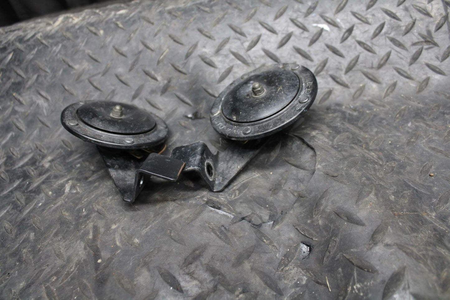 86 SUZUKI GS750ES HORN SIGNAL BB233