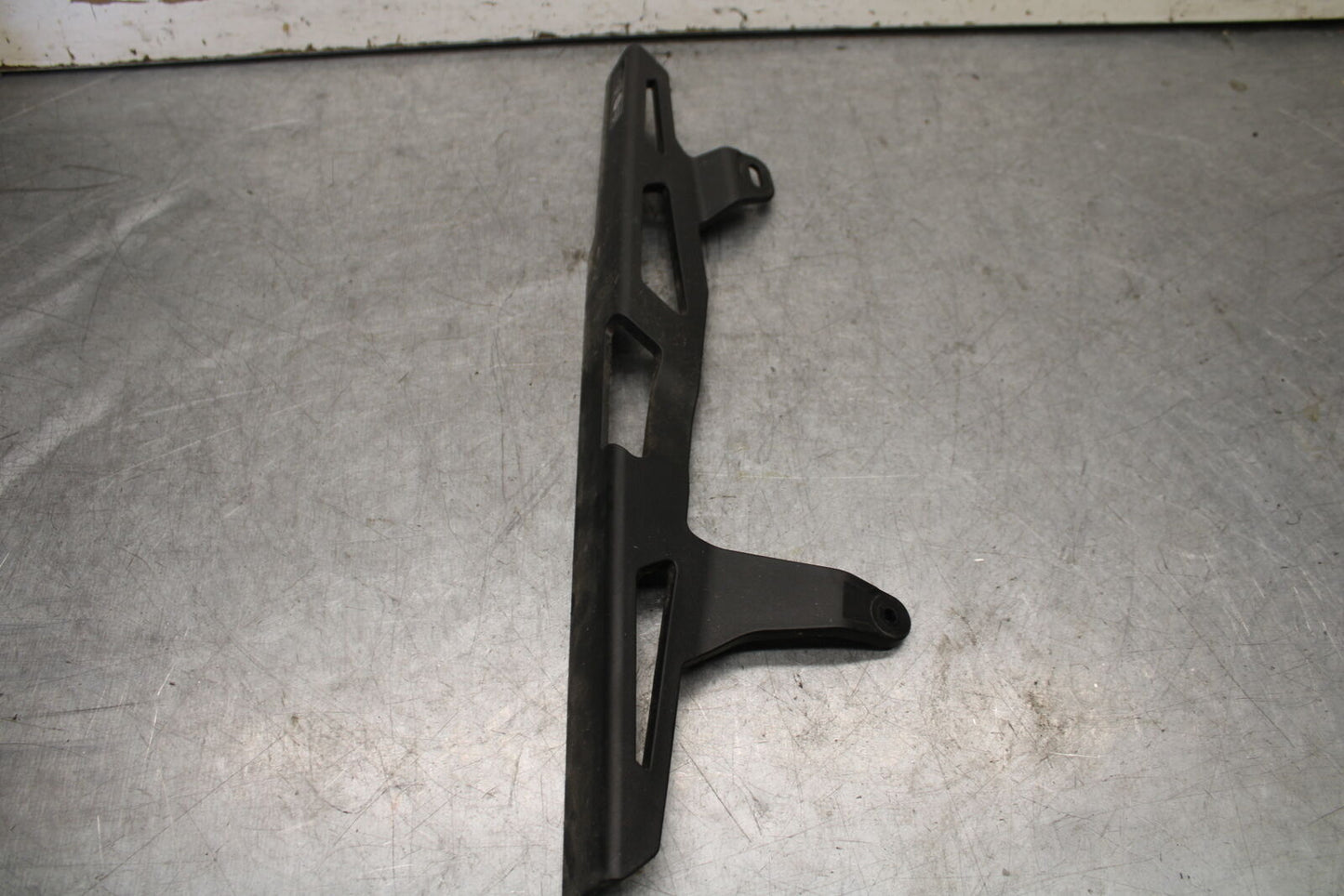19-21 TRIUMPH SPEED TWIN 1200 REAR BACK DRIVE CHAIN GUARD COVER SHIELD BB653