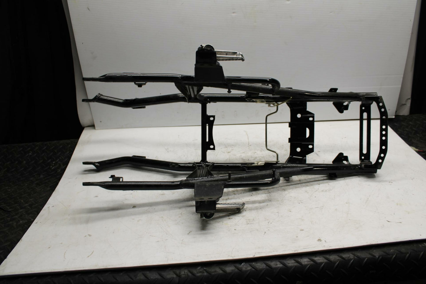 90-07 KAWASAKI ZZR 250 REAR BACK TAIL SUBFRAME SUB FRAME BB298