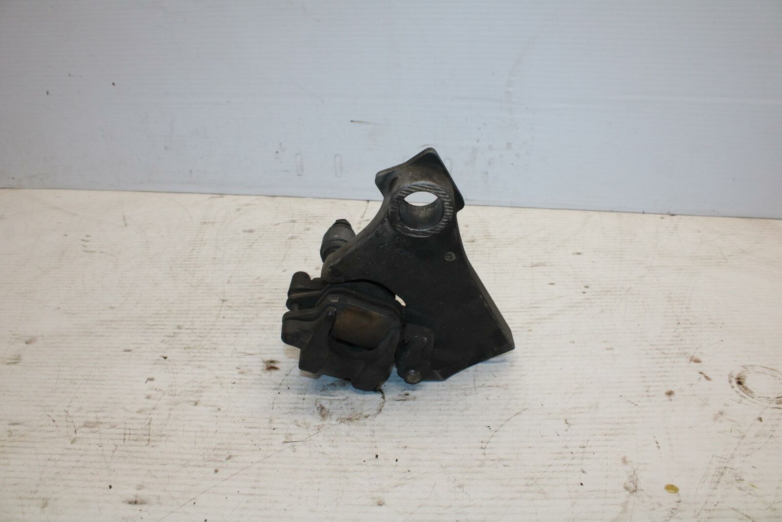 03-05 SUZUKI SV1000 REAR BACK BRAKE CALIPER W MOUNT BRACKET BB296