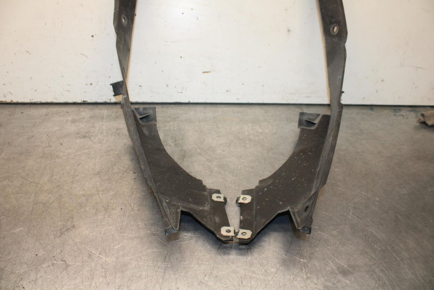 21-23 BMW BMW M1000RR FRONT CENTER V COWL FAIRING BB623