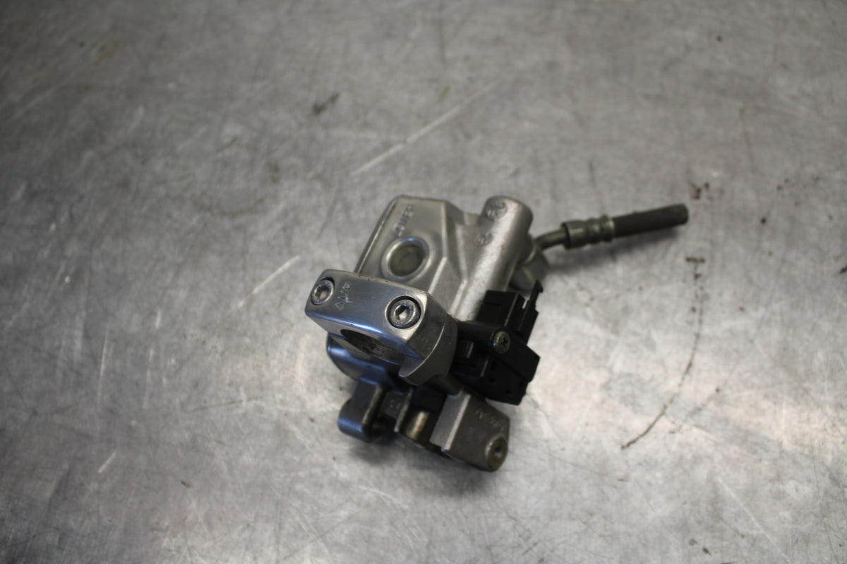 05-06 YAMAHA ROYAL STAR FRONT BRAKE MASTER CYLINDER BB697