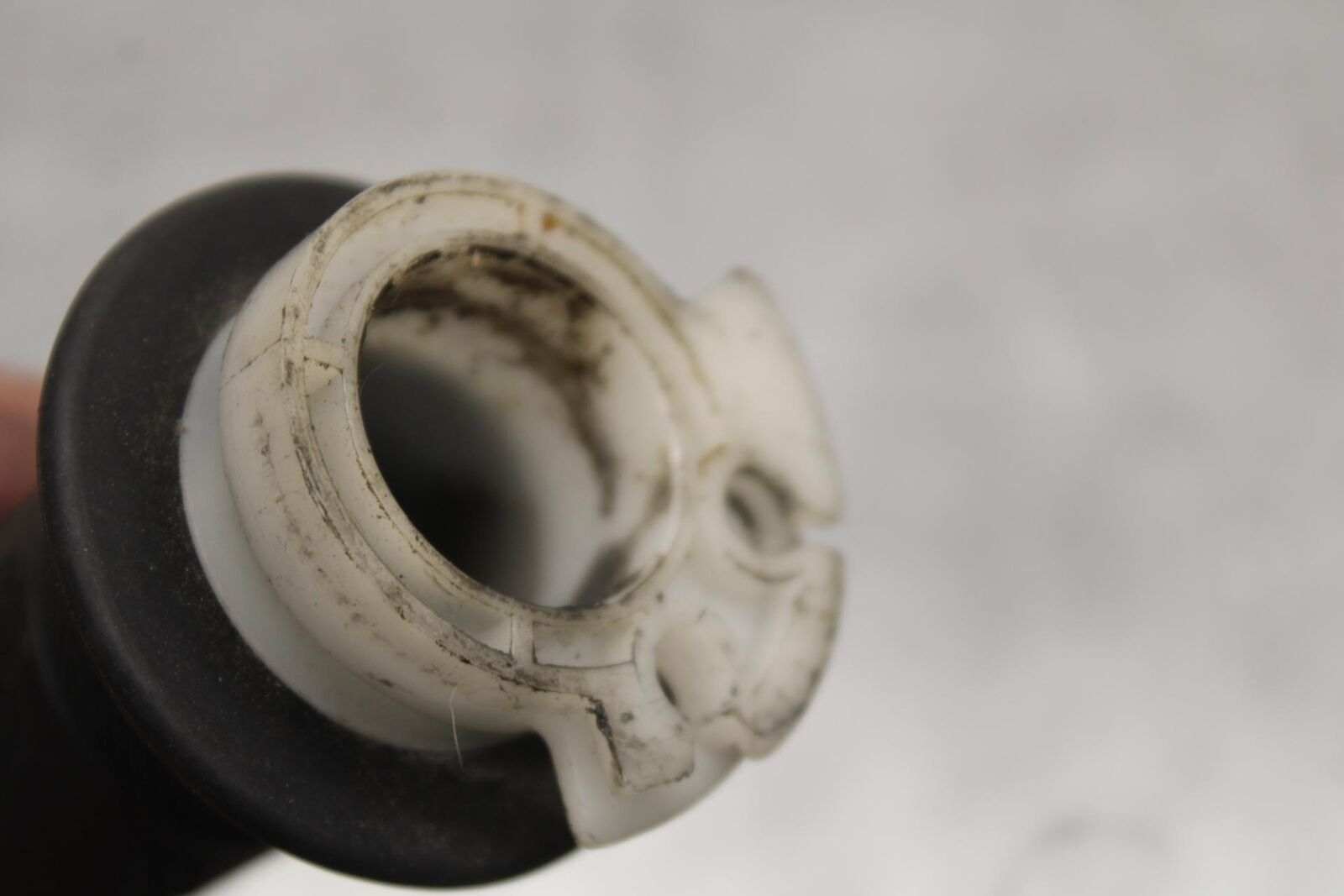 01-03 SUZUKI GSXR600 RIGHT THROTTLE GRIP BB639