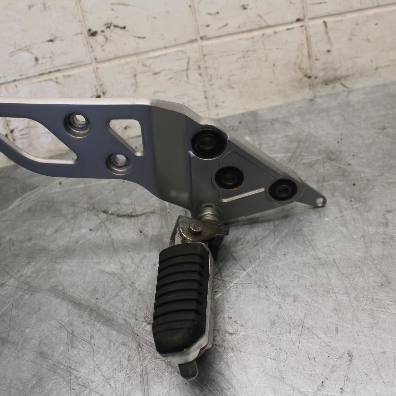 2016 Suzuki Bandit GSF1250SA ABS RIGHT REARSET REAR SET DRIVER FOOT PEG BB509