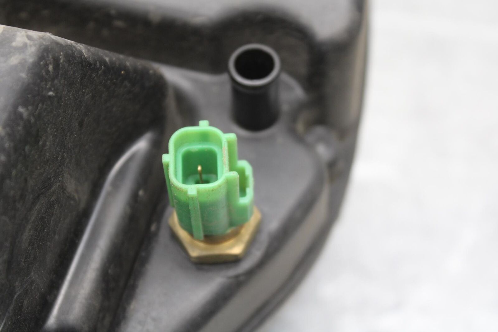 01-03 SUZUKI GSXR600 AIRBOX AIR INTAKE FILTER BOX 13700-39F00 BB633