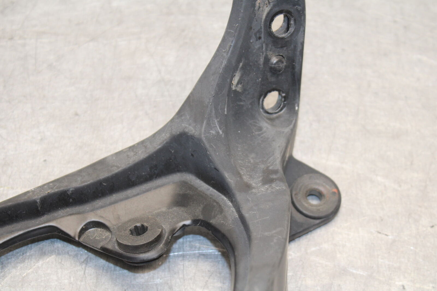 05-06 SUZUKI GSXR1000 UPPER FAIRING MIRROR GAUGES STAY BRACKET 94511-41G00 BB663