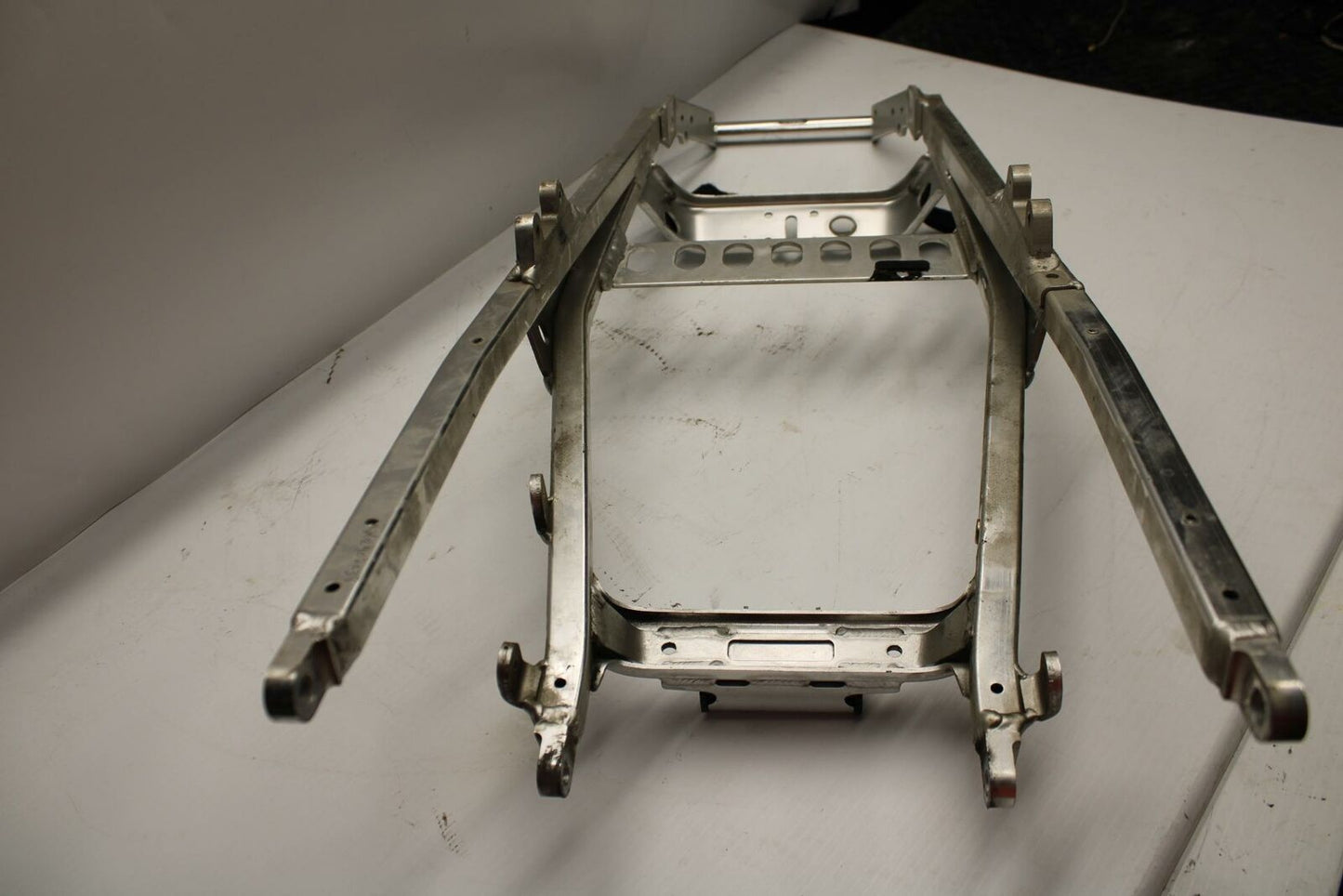 99 YAMAHA YZF R6 REAR SUBFRAME BACK SUB FRAME 5EB-21190-01-00 BB246