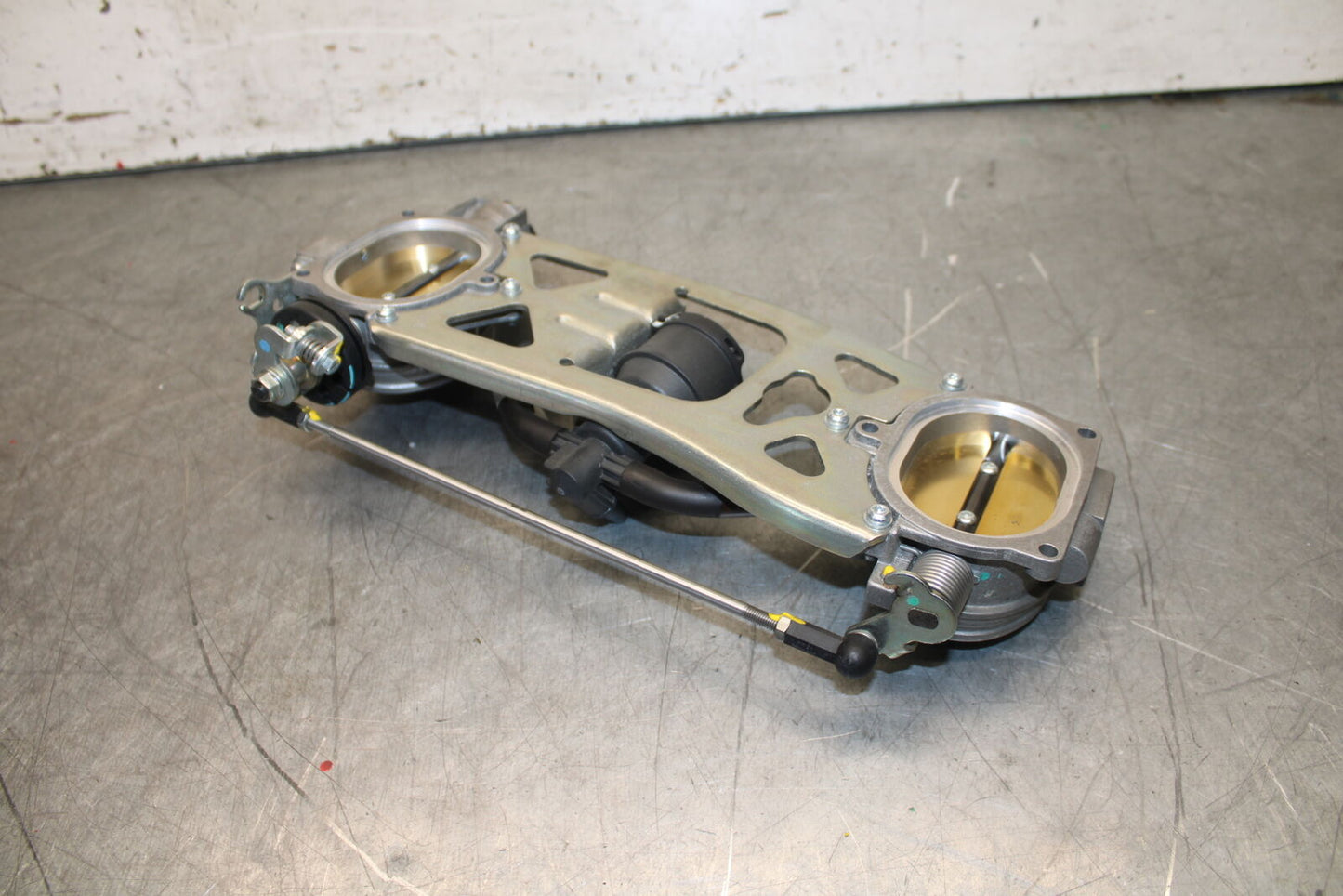 09-11 DUCATI 1198 THROTTLE BODIES BB705