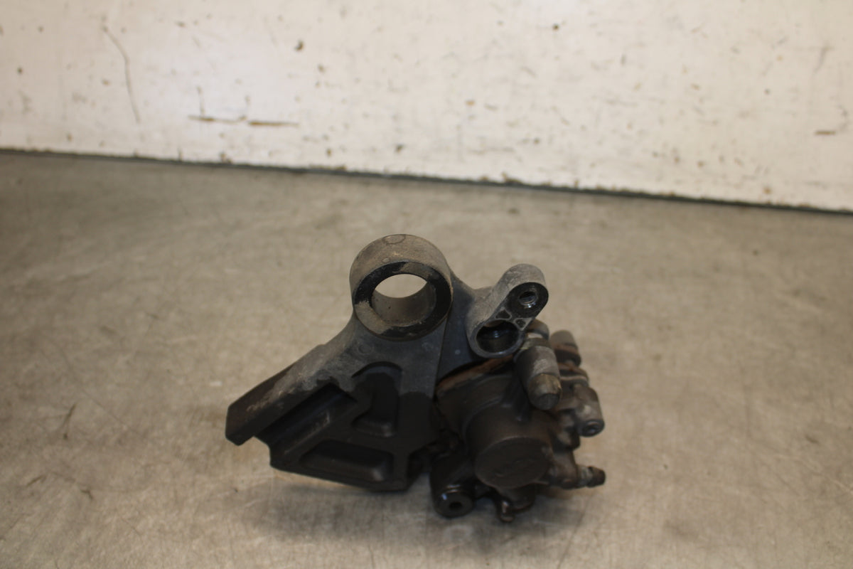 19-23 KAWASAKI NINJA ZX6R REAR BACK BRAKE CALIPER W MOUNT BRACKET BB701