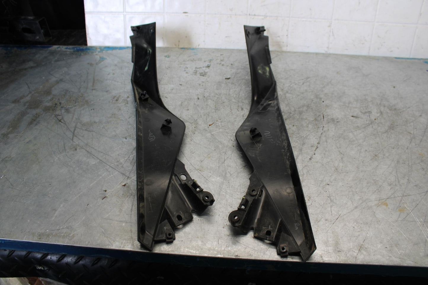 13-17 KAWASAKI NINJA 300 RIGHT LEFT GAS FUEL TANK PANELS COVERS TRIM SET BB429