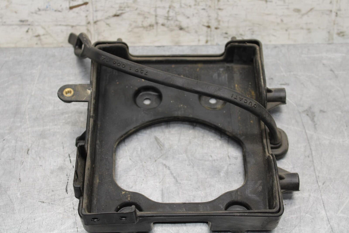 2005 Ducati Monster S2R REAR BACK TAIL UNDERTAIL BATTERY TRAY PLASTIC BB557