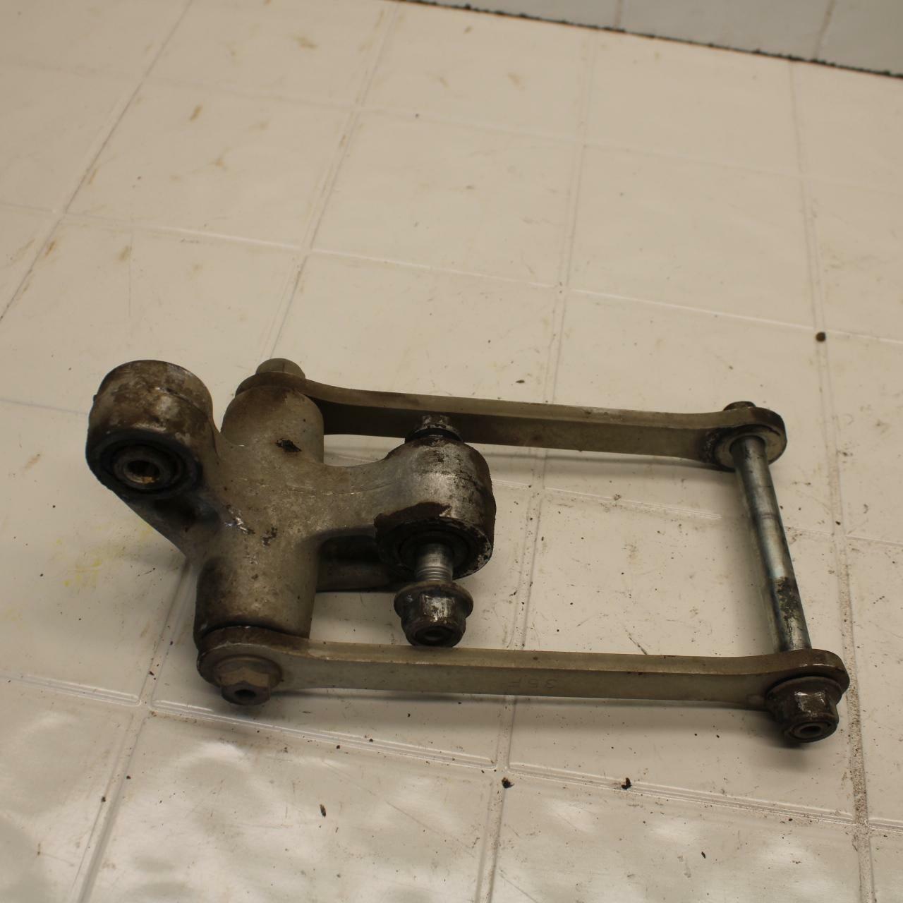 01-02 SUZUKI GSXR750 REAR DOGBONE SHOCK LINKAGE LINK BB402