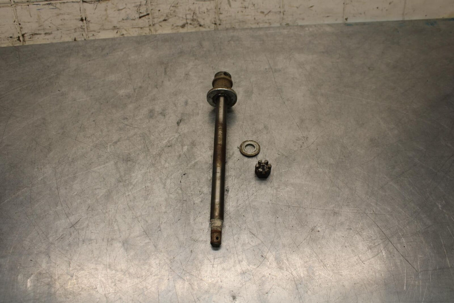 75 SUZUKI GT 550 FRONT WHEEL RIM AXLE PIVOT BOLT BB67