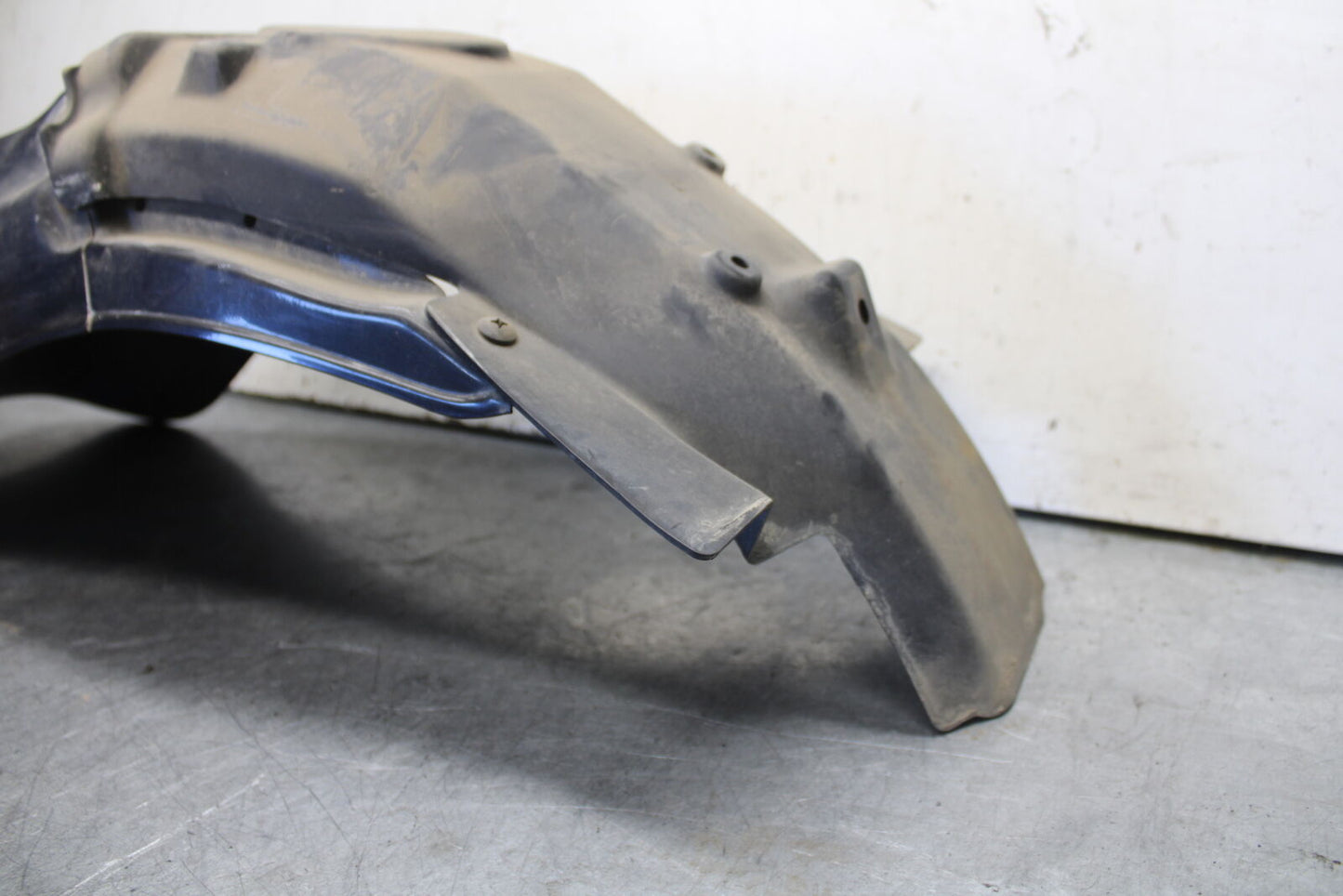 85-86 SUZUKI MADURA 1200 REAR BACK WHEEL FENDER MUD GUARD BB691
