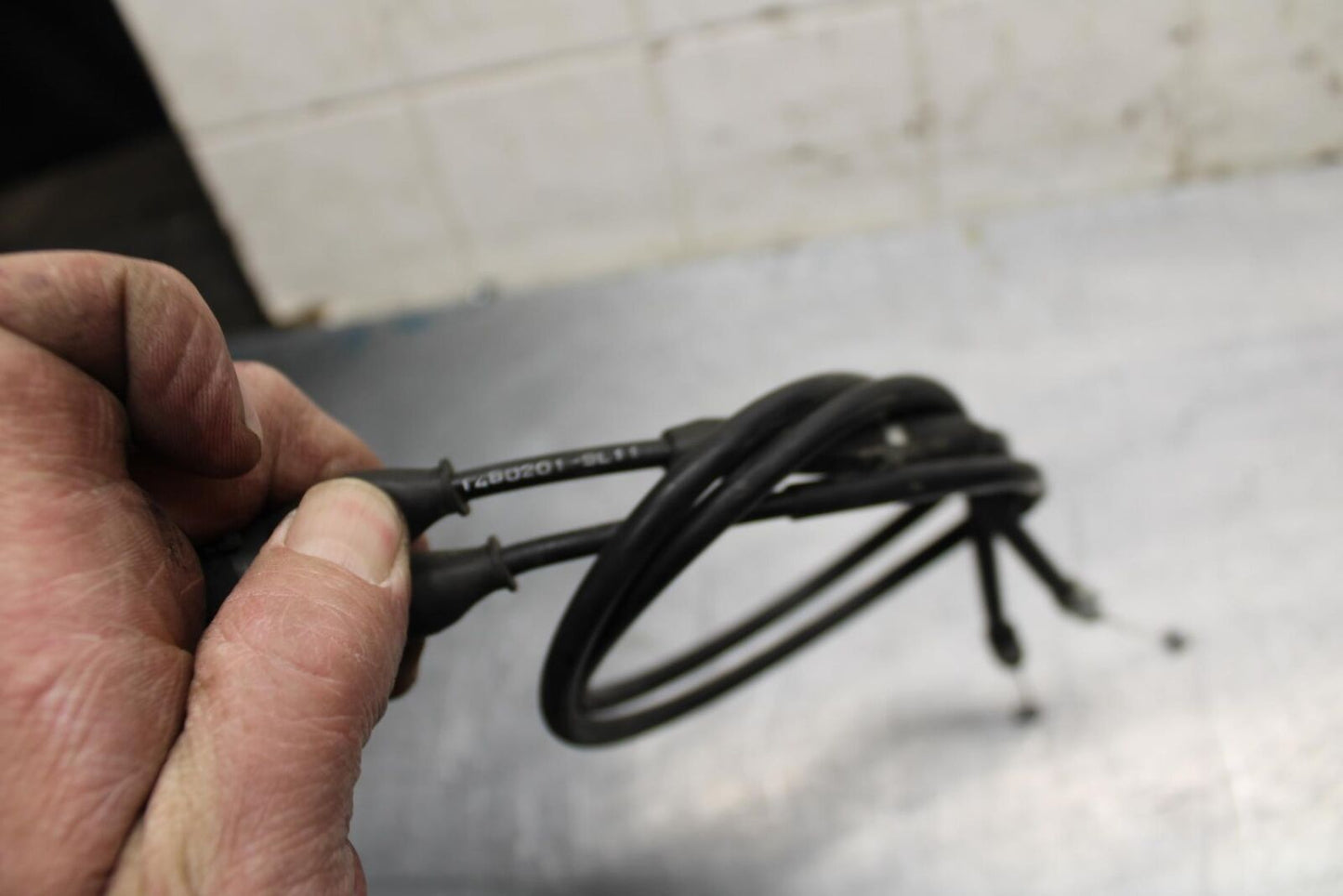 09-14 YAMAHA YZF R1 THROTTLE CABLES LINES 14B-26302-01-00 BB471