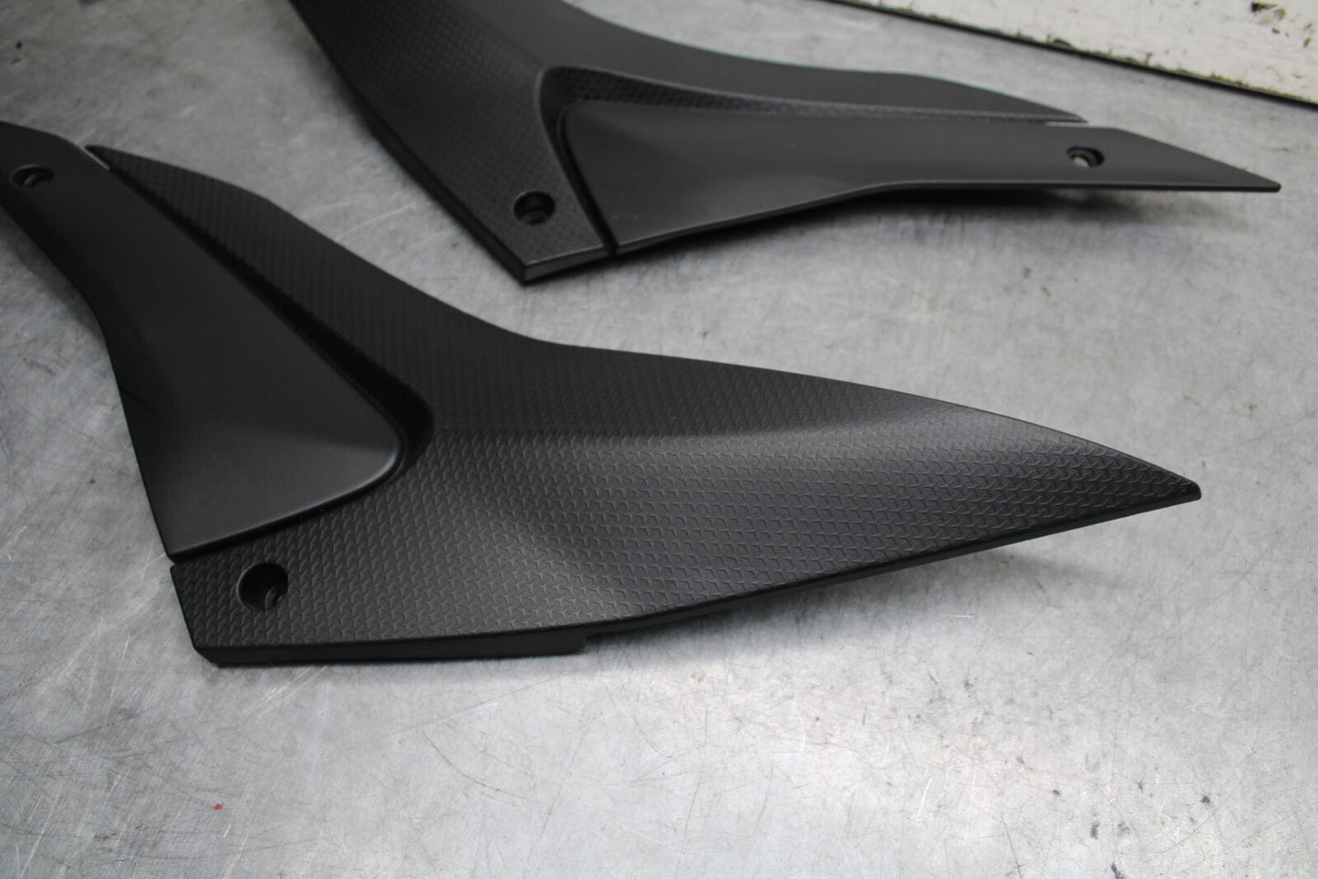 21-24 APRILIA RSV4 RIGHT LEFT FRONT SIDE SEAT PANELS COWLS FAIRINGS COVER BB668