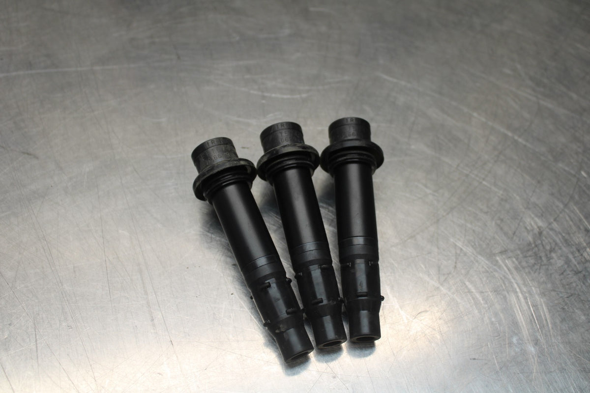 16 YAMAHA XSR900 IGNITION COILS COIL SPARK PLUG CAPS BB786
