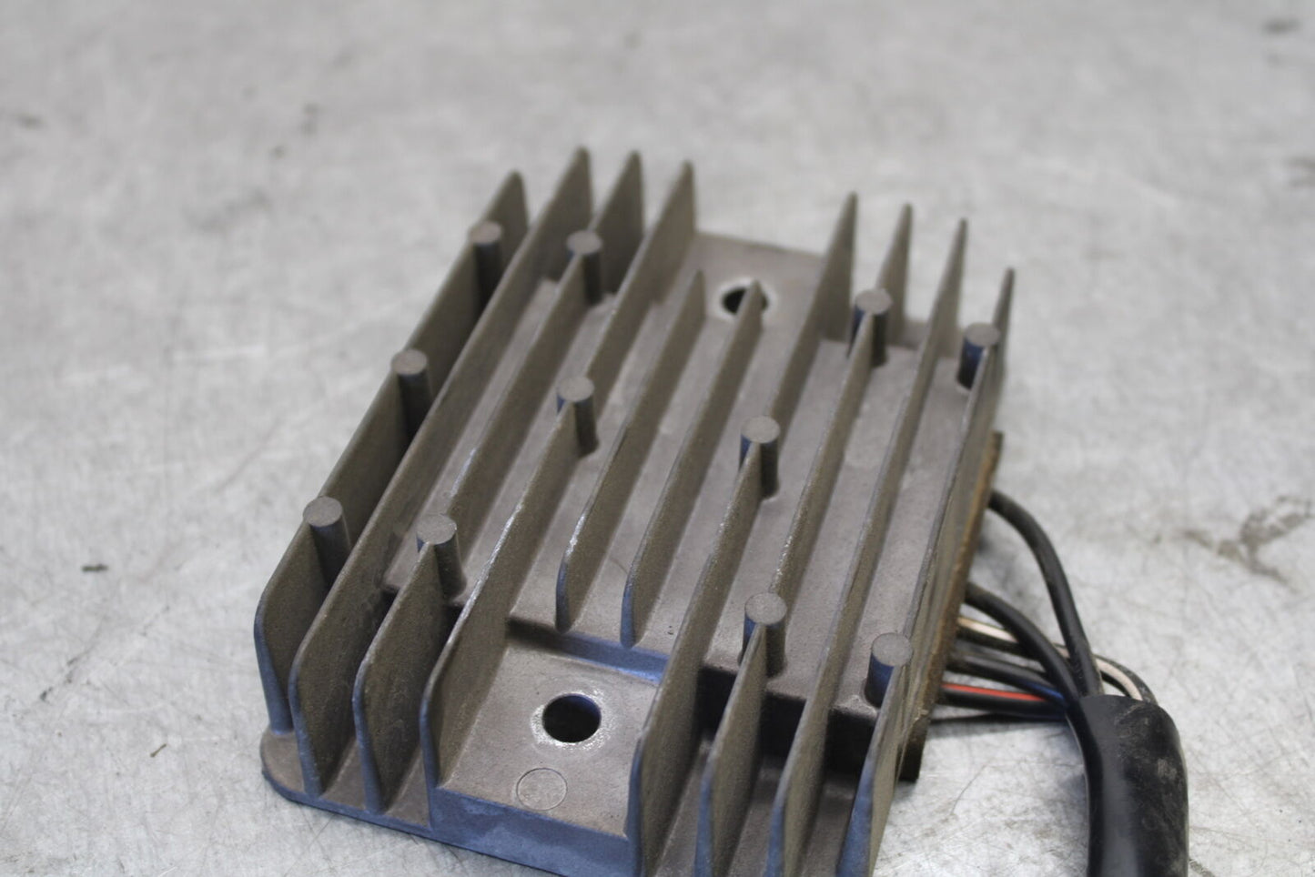 04 SUZUKI GSXR600 RECTIFIER VOLTAGE REGULATOR 32800-33E21 BB676