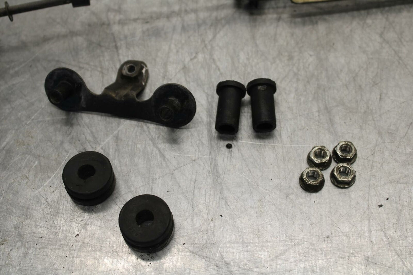 87-96 HONDA CBR1000F GAS TANK FUEL CELL HARDWARE BRACKET MOUNTS BUSHINGS BB420