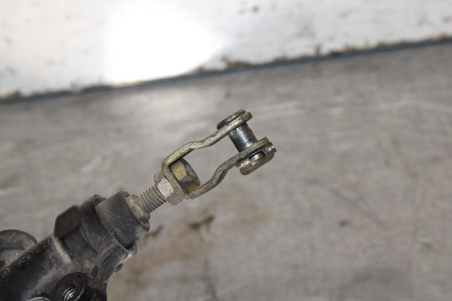 01-06 TRIUMPH TIGER 955I REAR BACK BRAKE MASTER CYLINDER W RESERVOIR BB693