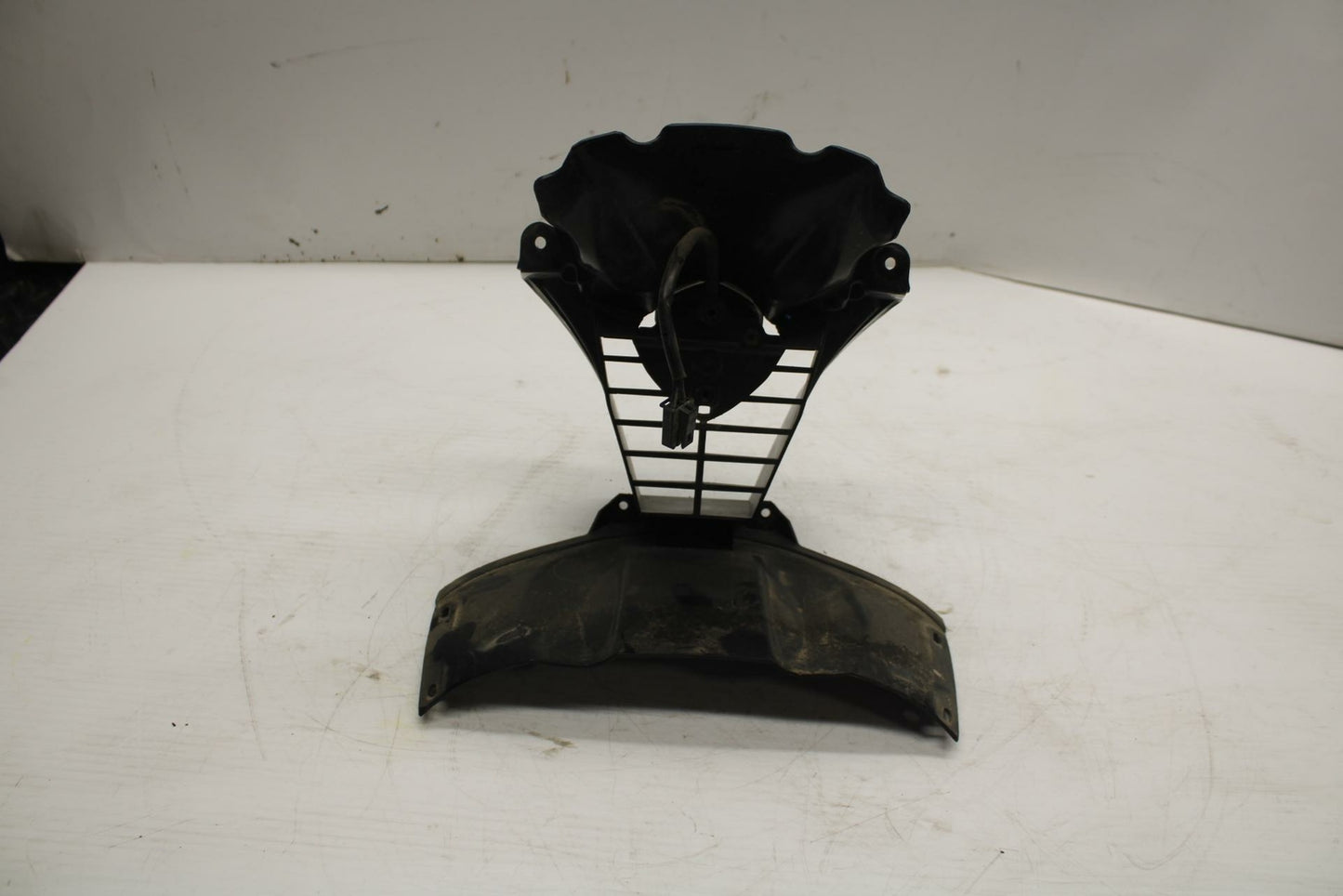 07 YAMAHA YZF R6 2c0 FRONT CENTER COWL FAIRING BB284