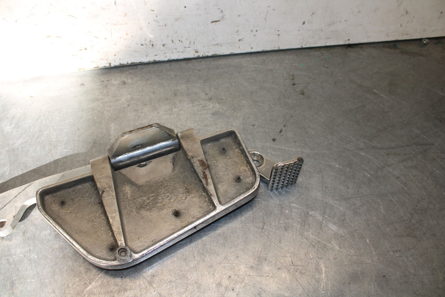 93-00 HONDA GOLDWING 1500 GL1500SE RIGHT FRONT FOOT REST PEG STEP BB700