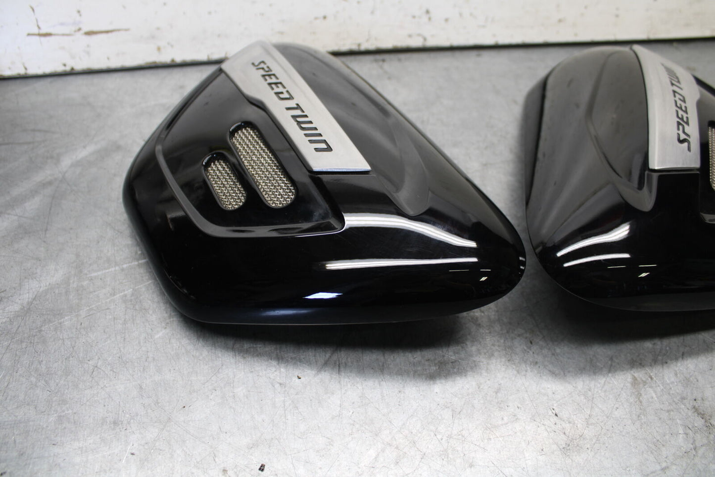 19-21 TRIUMPH SPEED TWIN 1200 RIGHT LEFT FRAME MID SIDE COVERS PANELS TRIM BB653