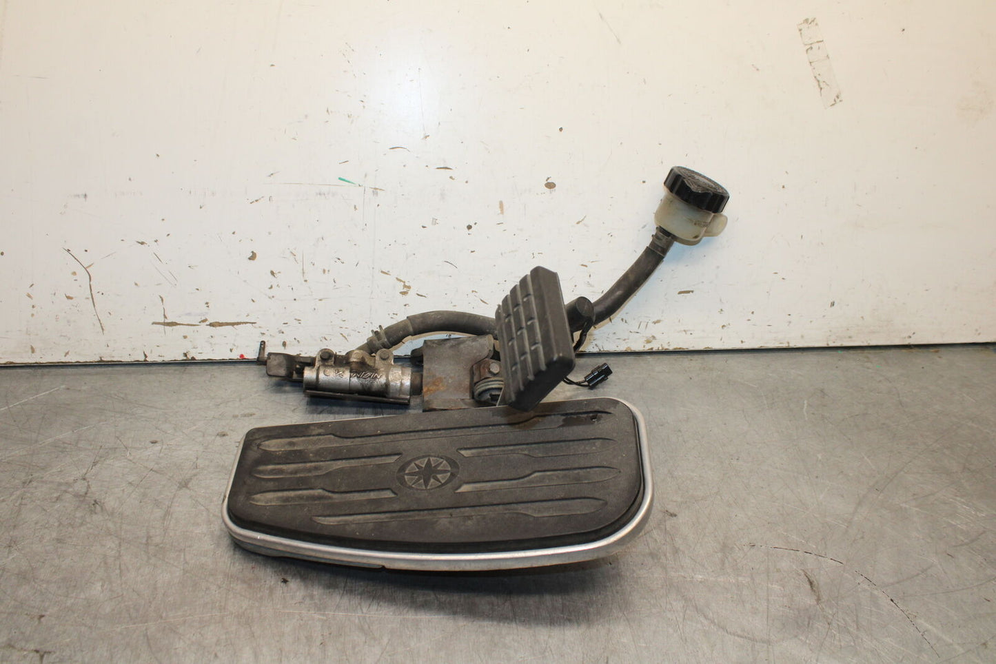 99-00 YAMAHA V STAR 1100 RIGHT FRONT FOOT REST PEG STEP BB711