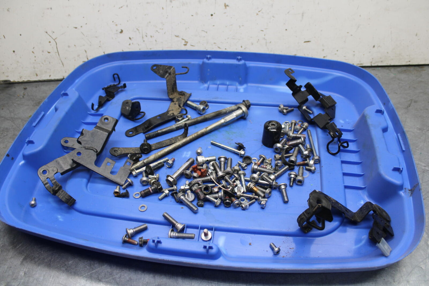 24-25 KAWASAKI NINJA ZX6R ENGINE MOUNTING BOLTS HARDWARE MOTOR SCREWS BB726