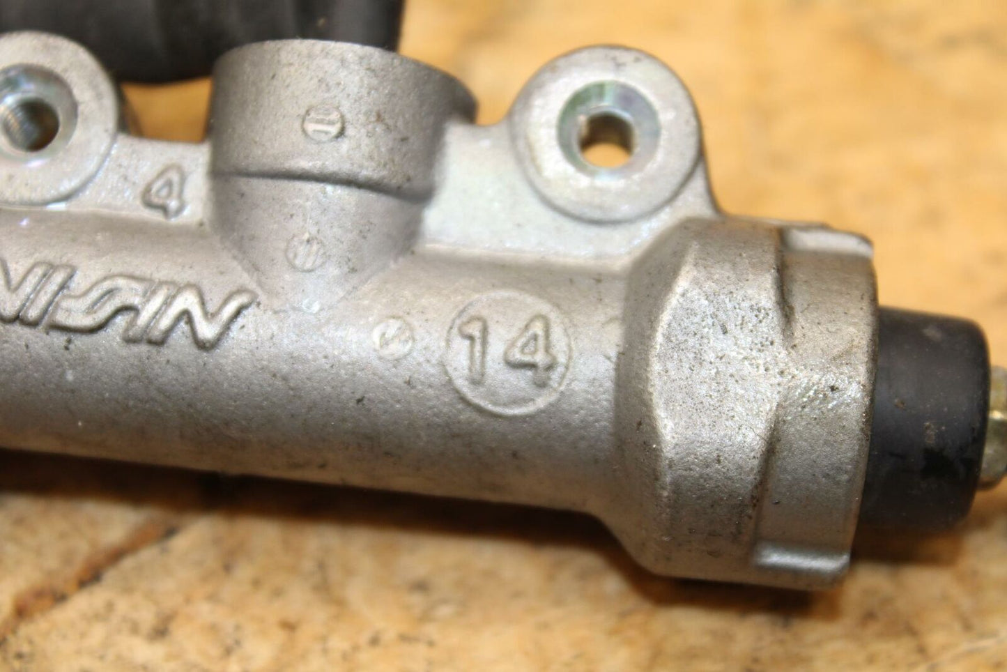 98-05 HONDA SUPER HAWK 1000 VTR1000F REAR BACK BRAKE MASTER CYLINDER W RES BB341