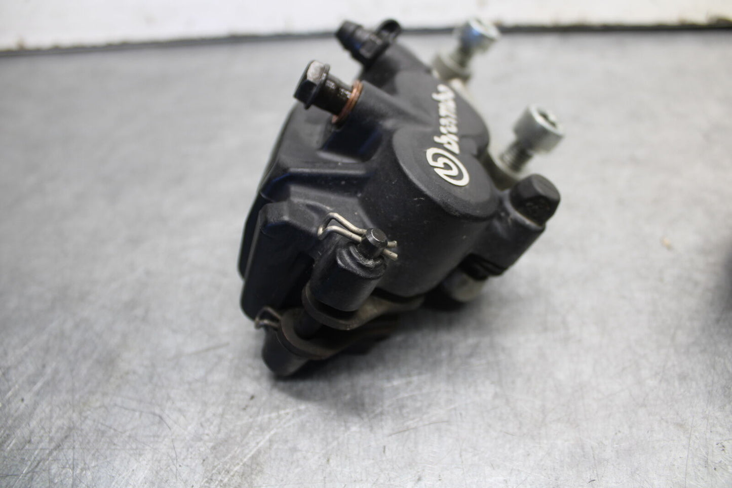 06-07 DUCATI MONSTER 695 RIGHT LEFT FRONT BRAKE CALIPER SET PAIR CALIPERS BB674