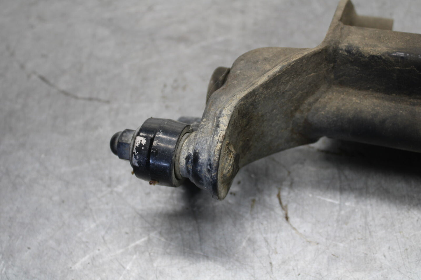 85-86 SUZUKI MADURA 1200 REAR BACK SHOCK ABSORBER MOUNT BB691