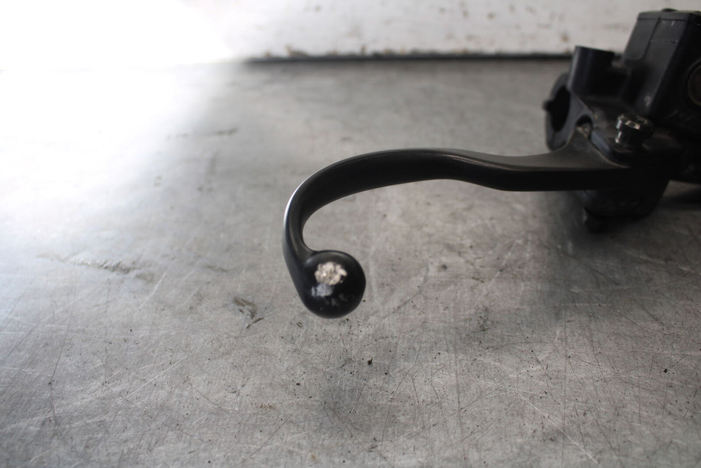 01-06 TRIUMPH TIGER 955I FRONT BRAKE MASTER CYLINDER w/ LEVER BB693