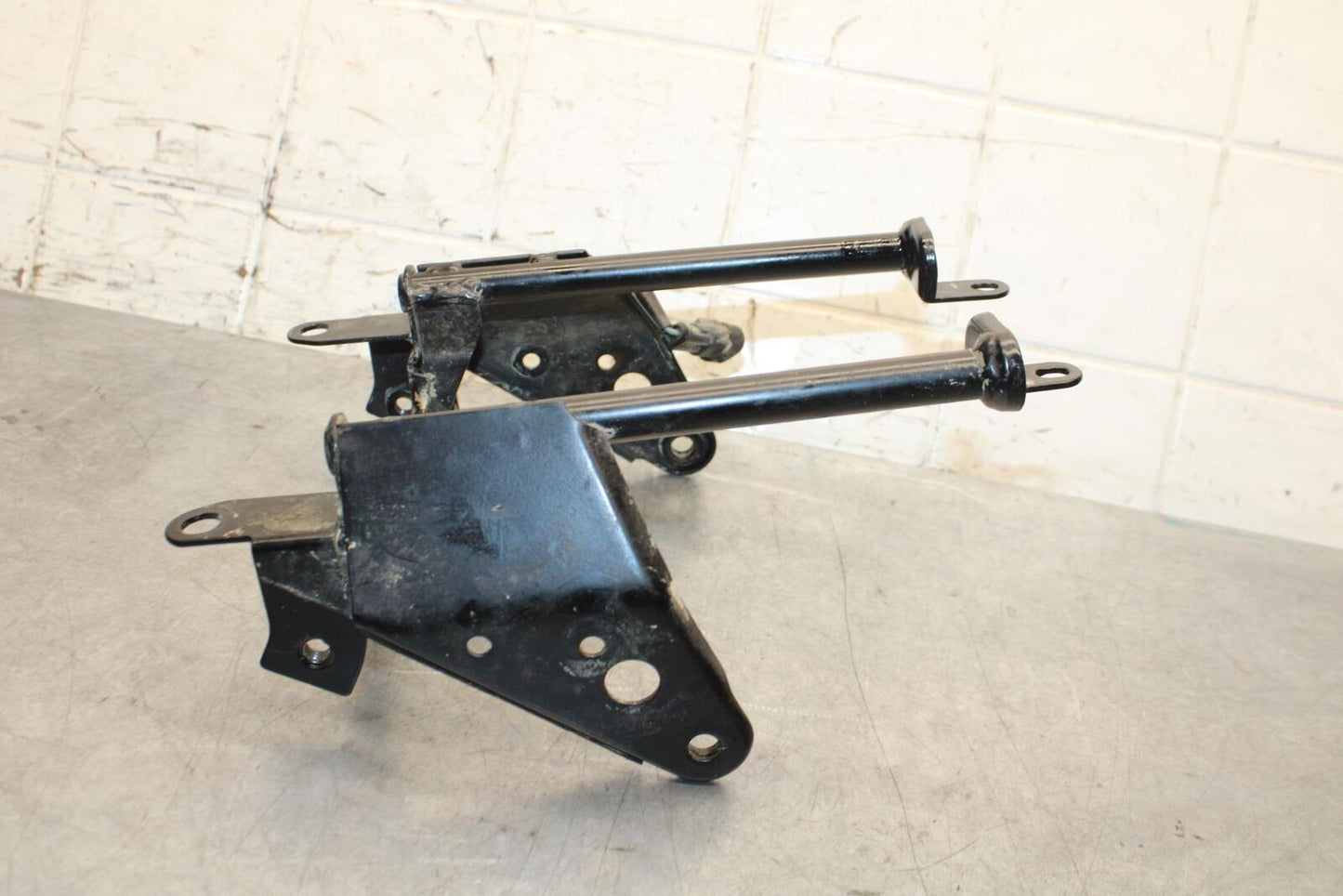 16-17 MOTO GUZZI V7 II HEADLIGHT STAY BRACKET BB57