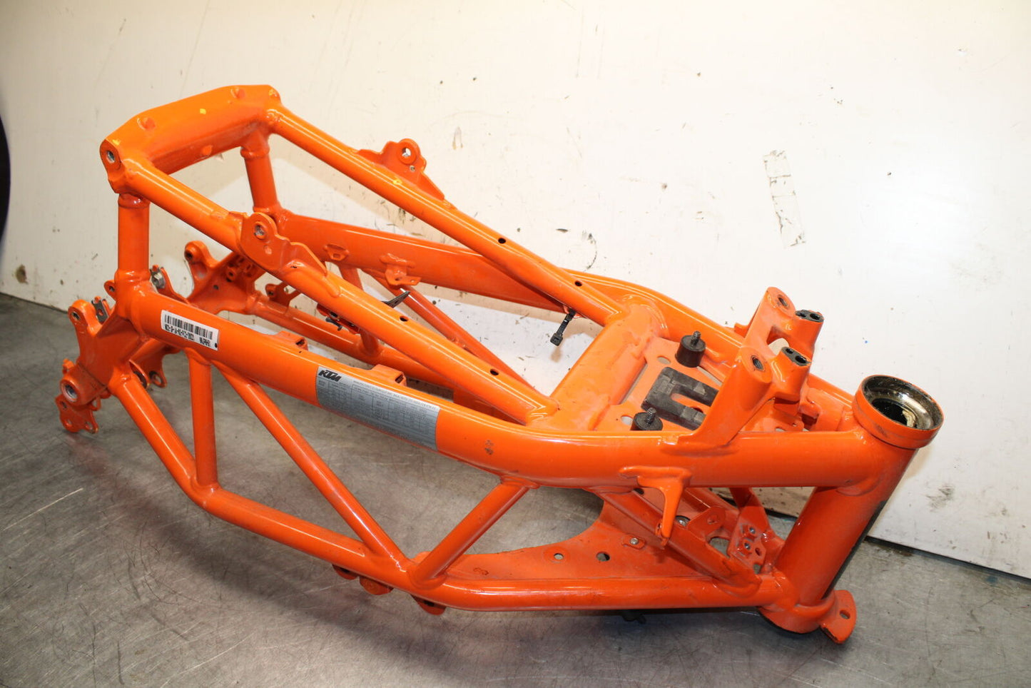 17-24 KTM 390 DUKE FRAME CHASSIS BB734